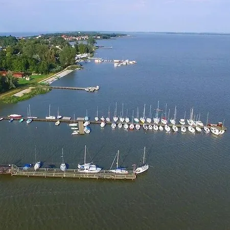 Casa vacanze Near The Lake, *